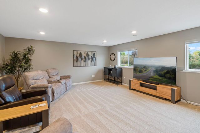 15135 Emory Circle, Apple Valley, MN 55124