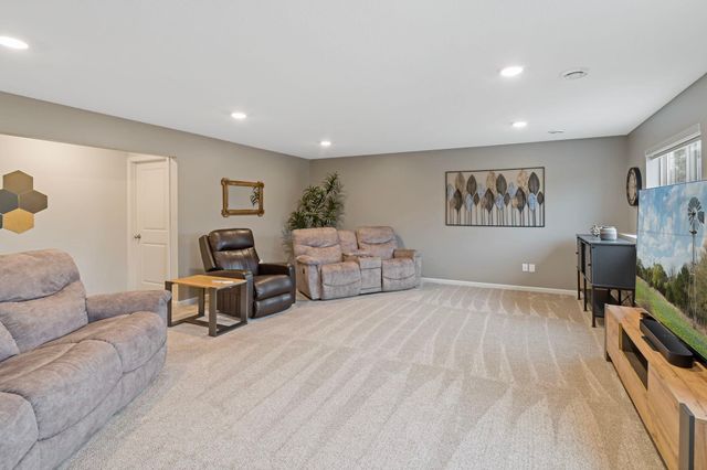 15135 Emory Circle, Apple Valley, MN 55124