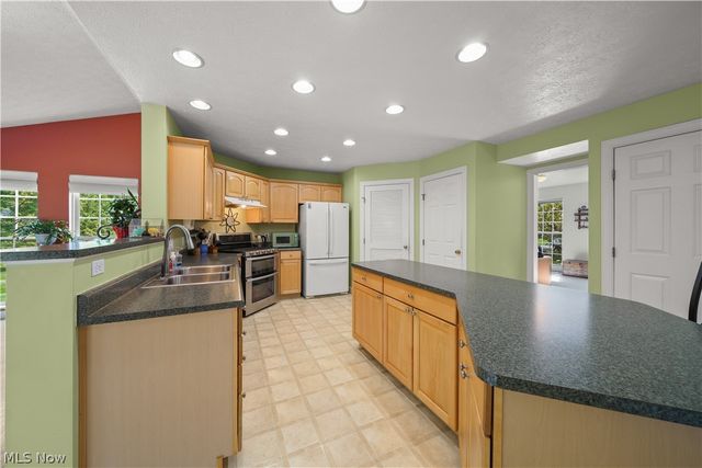 1781 Parker Lane, Twinsburg, OH 44087
