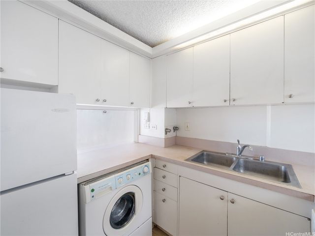 2421 Ala Wai Boulevard 1204, Honolulu, HI 96815