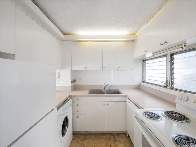 2421 Ala Wai Boulevard 1204, Honolulu, HI 96815