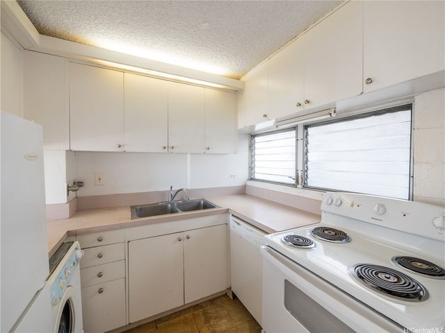 2421 Ala Wai Boulevard 1204, Honolulu, HI 96815