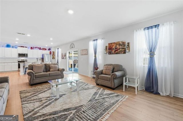 196 Summit Pointe Drive, Dallas, GA 30132