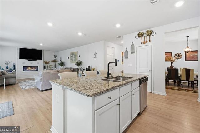 196 Summit Pointe Drive, Dallas, GA 30132