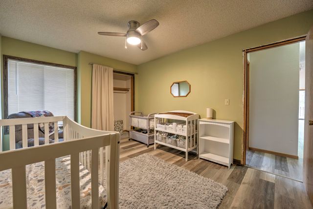 1433 11th Street SW, Minot, ND 58701