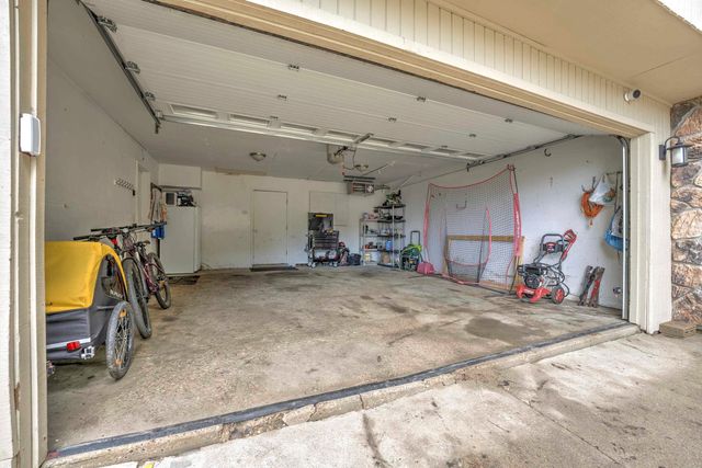 1433 11th Street SW, Minot, ND 58701