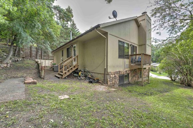 1433 11th Street SW, Minot, ND 58701