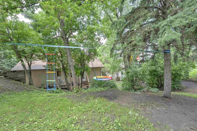 1433 11th Street SW, Minot, ND 58701