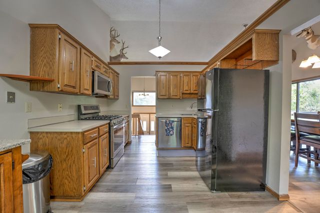 1433 11th Street SW, Minot, ND 58701