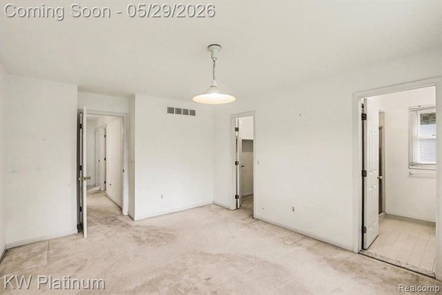 1614 Crestline Lane, Rochester Hills, MI 48307