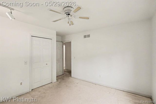 1614 Crestline Lane, Rochester Hills, MI 48307