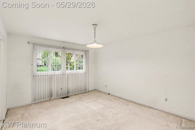 1614 Crestline Lane, Rochester Hills, MI 48307