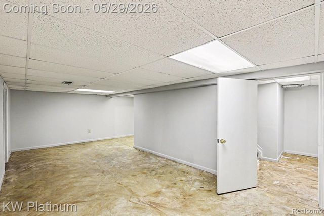 1614 Crestline Lane, Rochester Hills, MI 48307