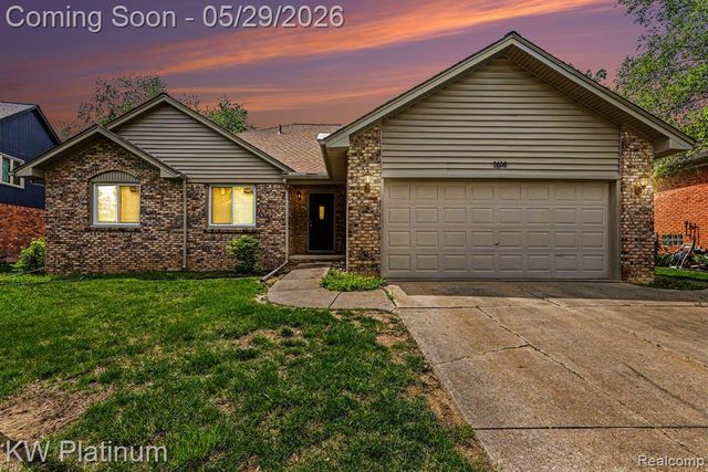 1614 Crestline Lane, Rochester Hills, MI 48307