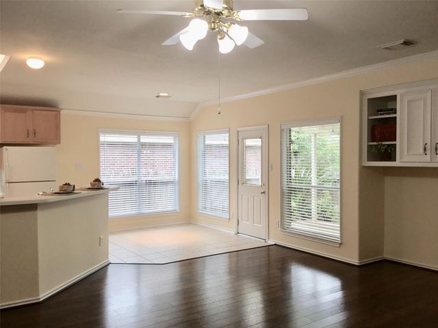 114 N Queenscliff Circle, The Woodlands, TX 77382