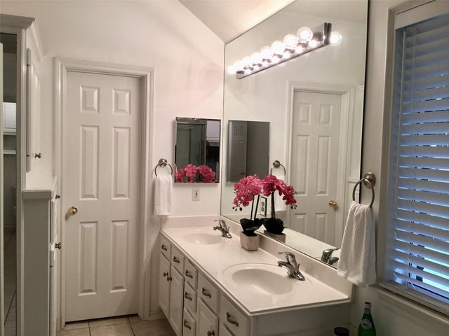 114 N Queenscliff Circle, The Woodlands, TX 77382