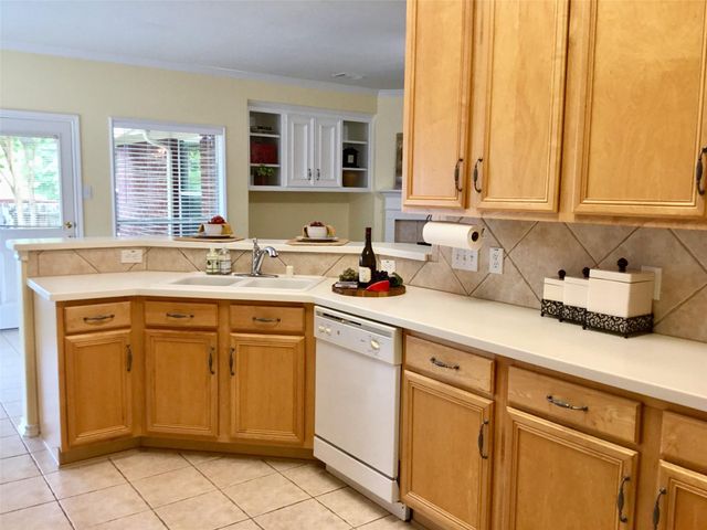 114 N Queenscliff Circle, The Woodlands, TX 77382