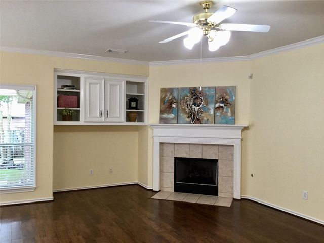 114 N Queenscliff Circle, The Woodlands, TX 77382