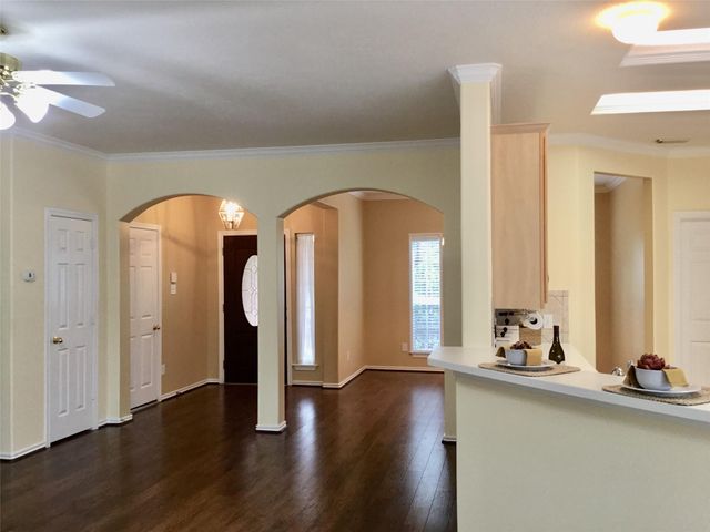 114 N Queenscliff Circle, The Woodlands, TX 77382