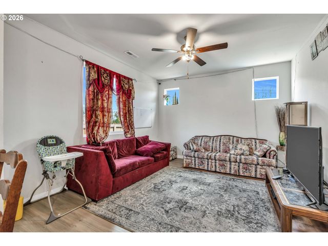 978 Ne 14TH St, Battle Ground, WA 98604