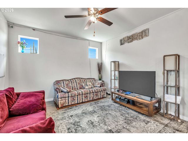 978 Ne 14TH St, Battle Ground, WA 98604