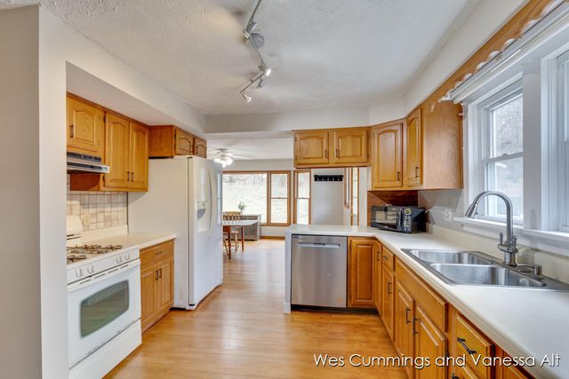 829 N Jefferson Street, Lowell City, MI 49331