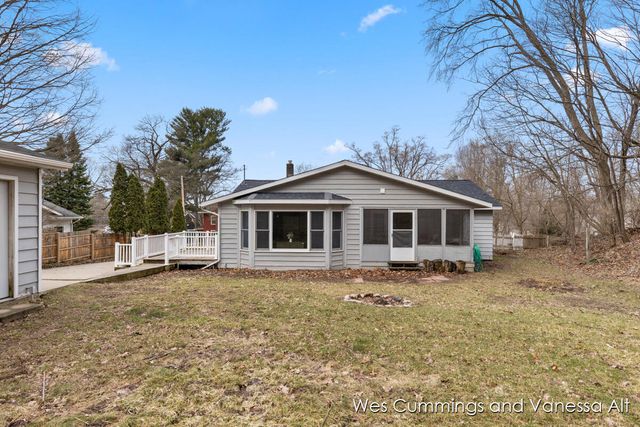 829 N Jefferson Street, Lowell City, MI 49331