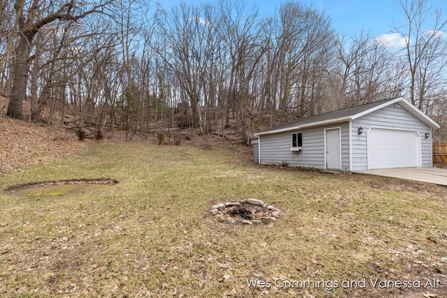 829 N Jefferson Street, Lowell City, MI 49331