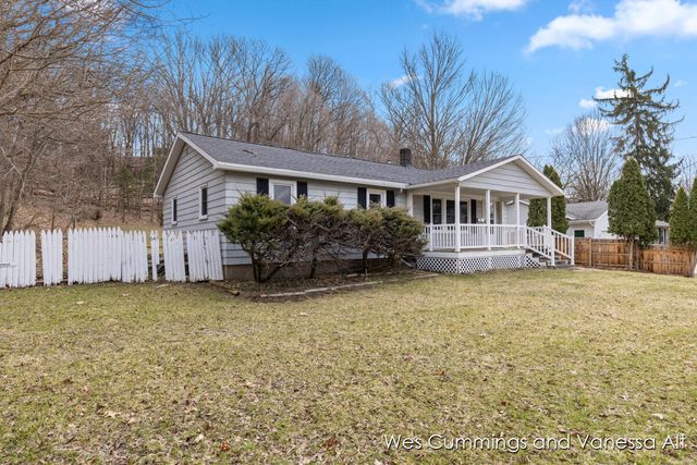 829 N Jefferson Street, Lowell City, MI 49331