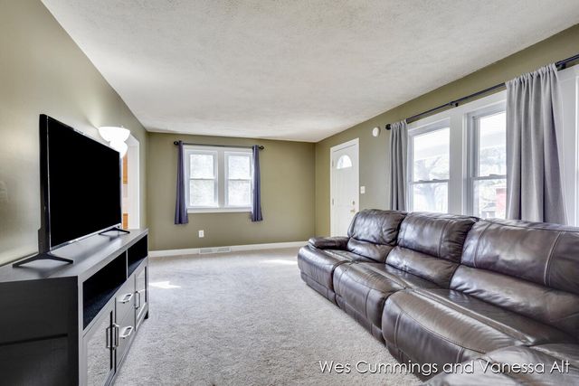 829 N Jefferson Street, Lowell City, MI 49331