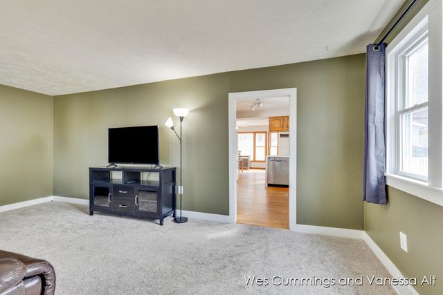 829 N Jefferson Street, Lowell City, MI 49331