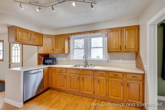 829 N Jefferson Street, Lowell City, MI 49331