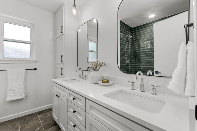 8209 Pearl Street, North Richland Hills, TX 76180