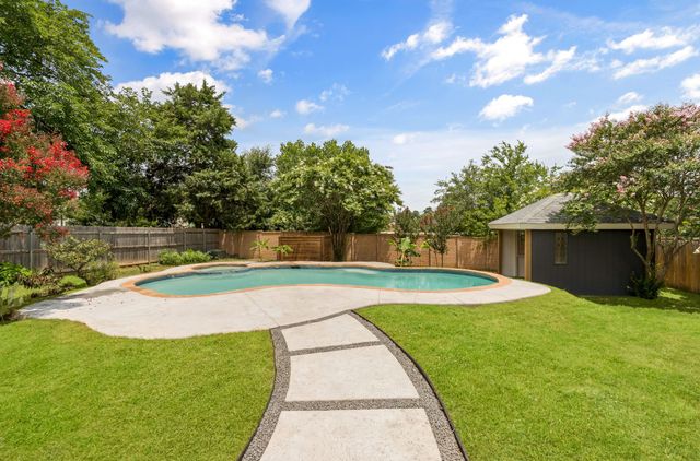 8209 Pearl Street, North Richland Hills, TX 76180