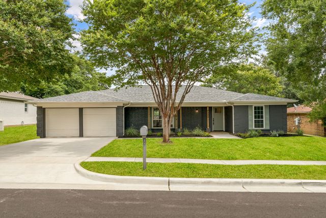 8209 Pearl Street, North Richland Hills, TX 76180
