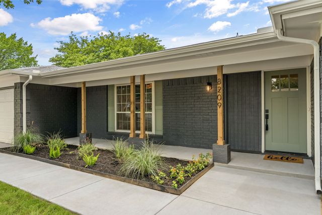 8209 Pearl Street, North Richland Hills, TX 76180