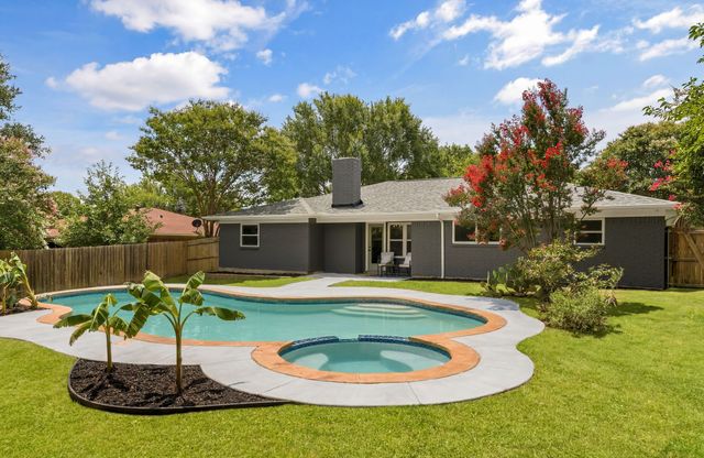 8209 Pearl Street, North Richland Hills, TX 76180