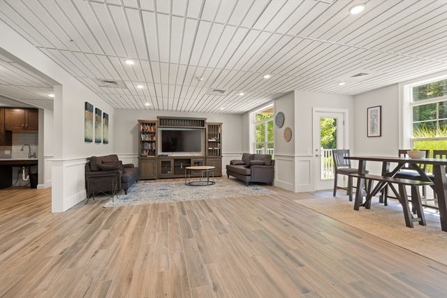 635 Old Post Road - Woodcrest Run 2-211, Sharon, MA 02067