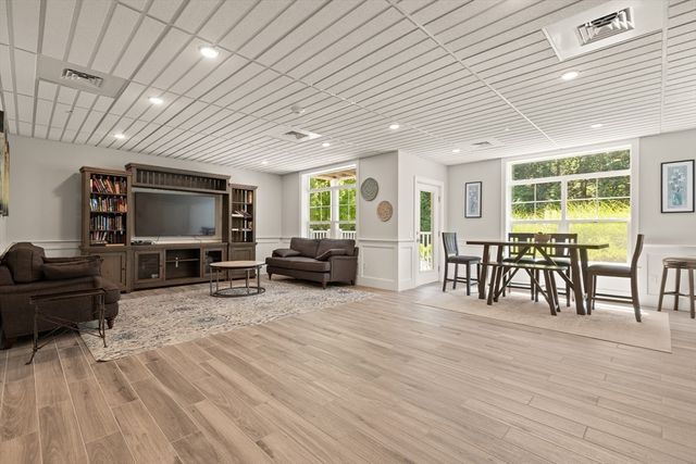 635 Old Post Road - Woodcrest Run 2-211, Sharon, MA 02067