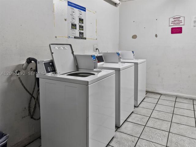 8075 NW 7th St 503, Miami, FL 33126