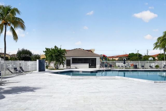 8075 NW 7th St 503, Miami, FL 33126