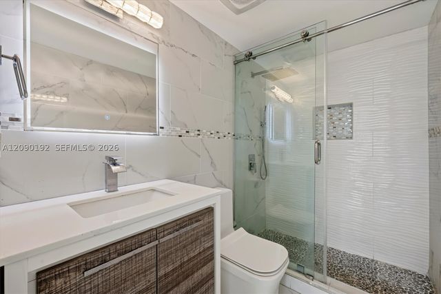 8075 NW 7th St 503, Miami, FL 33126
