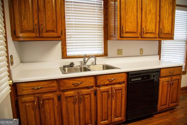 298 S Main Street, Baxley, GA 31513