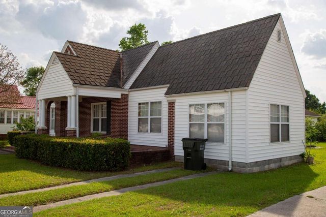 298 S Main Street, Baxley, GA 31513