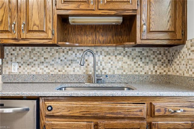 223 Shoe LN, Newport News, VA 23606