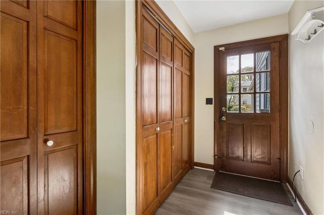 223 Shoe LN, Newport News, VA 23606