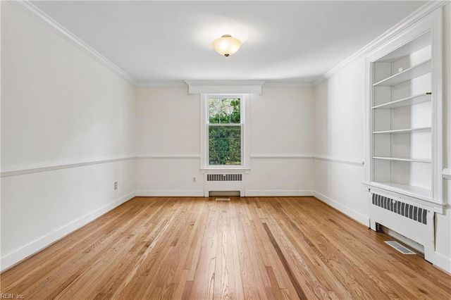 223 Shoe LN, Newport News, VA 23606