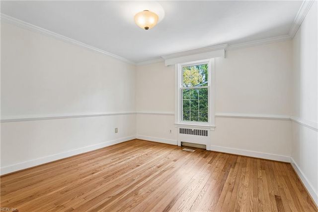 223 Shoe LN, Newport News, VA 23606