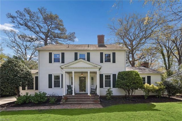 223 Shoe LN, Newport News, VA 23606