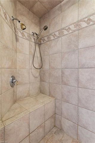 223 Shoe LN, Newport News, VA 23606